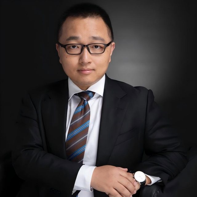 杨宇宙律师形象照